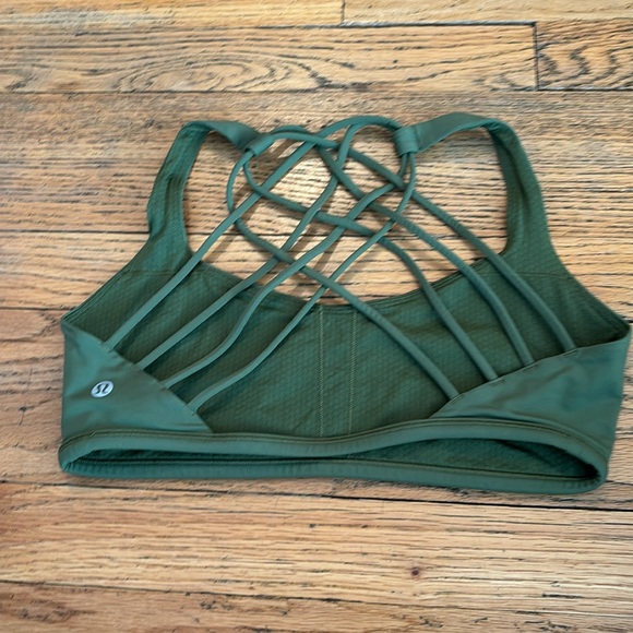 Lululemon top. Like new - Picture 2 of 4